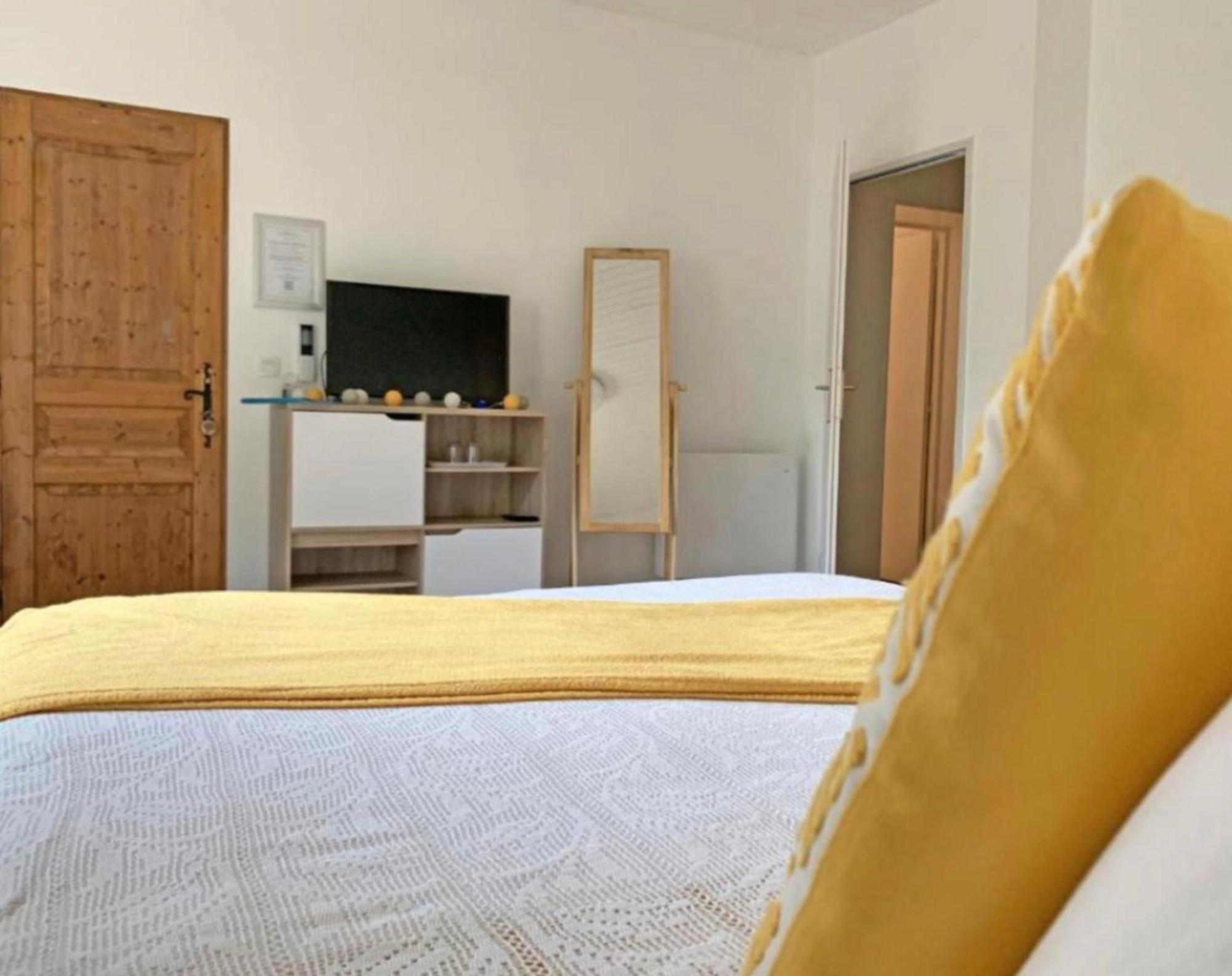 Les Tables Aux Vaches Raviege Hotel La Salvetat-sur-Agout Екстериор снимка